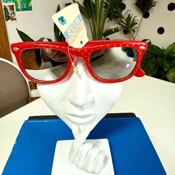 RARE True Vintage 1960s 1970s Deadstock Red Flower Power Print Sunglasses main image 7